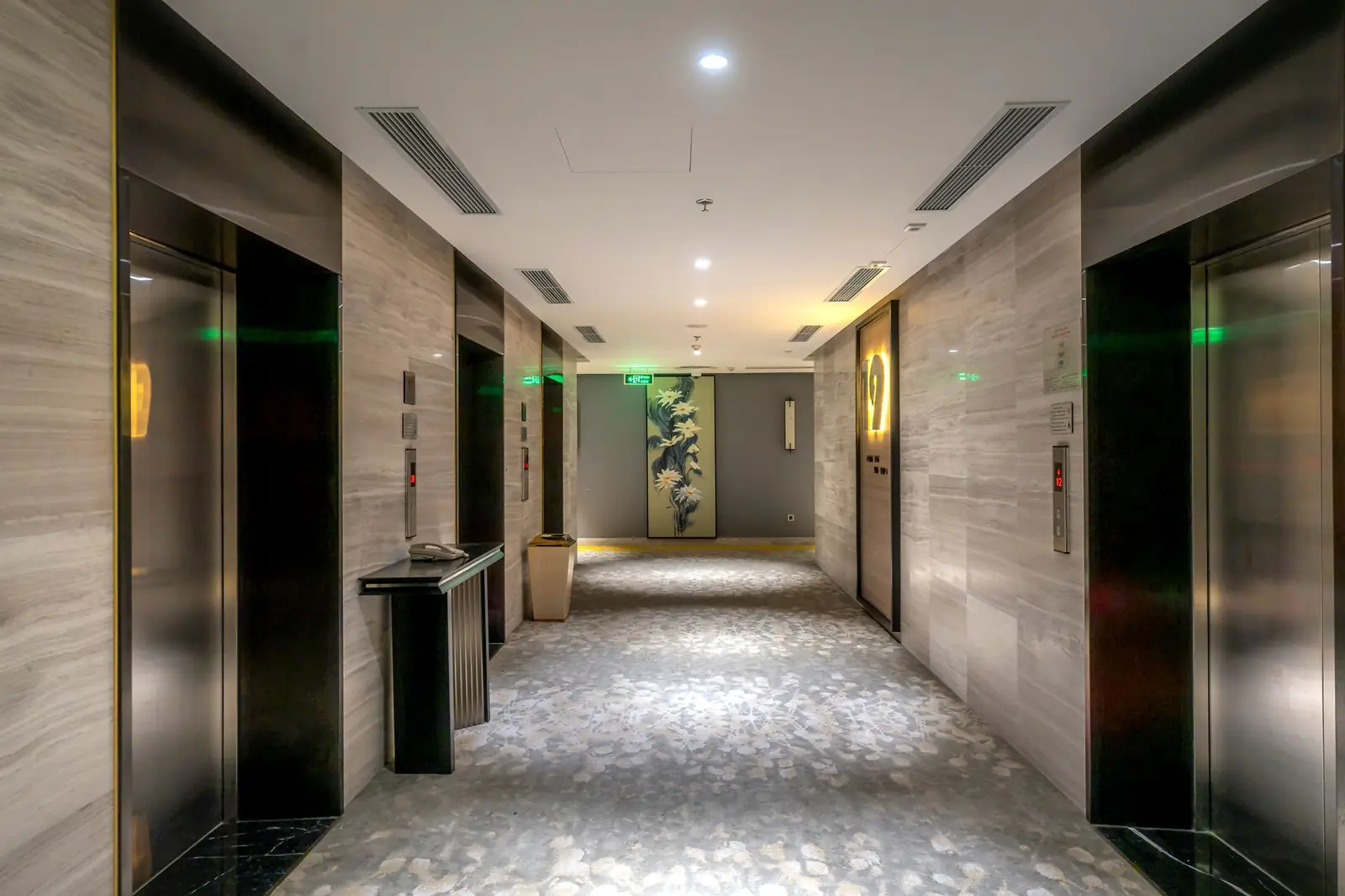 Corvellanhell Spincasino interior corridor